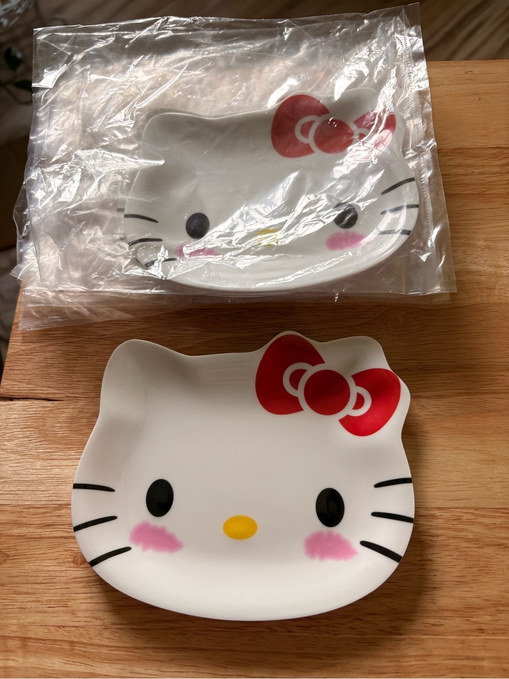 Sanrio Hello Kitty Ceramic Trinket Dish - White, Red, Black, Yellow, Pink